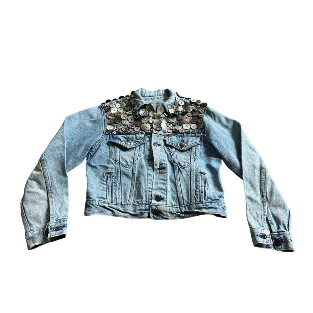 VTG. Levis Womens‎ Denim Jacket Light Blue Buttons Sequin Pockets Long Sleeve